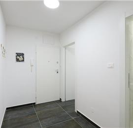 3 Bedroom Apartment with 2 Balconies near Dubrovnik Old Town, Sleeps 5-6